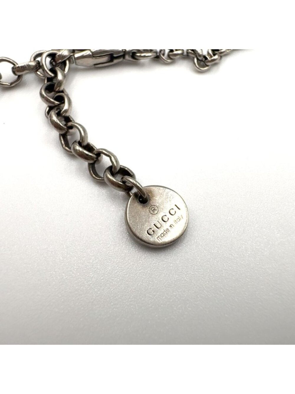 Gucci Interlocking Arabesque Silver Necklace - Picture 4 of 11